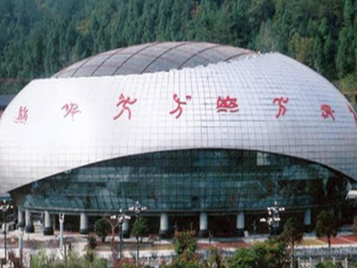 厦门体育中心球形网架加工安装